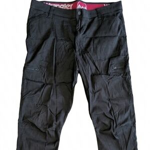 Wrangler ATG Men’s 40x32 Black Cargo Hiking Pants All Terrain Gear 10NW788NB